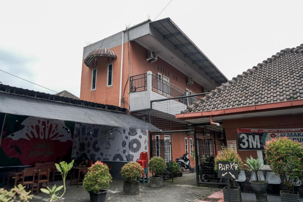 Djaboerigin Mongonsidi Guest House Redpartner 棉兰 外观 照片